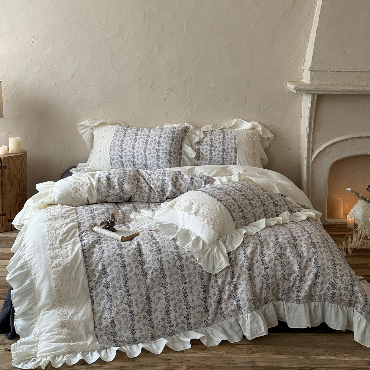 91家纺网 家纺一手货源 找家纺 佳汐蓝家纺 2025秋冬新品双层皱皱纱定制花边+打褶+荷叶边四件套--露丝 露丝-藏蓝色床单