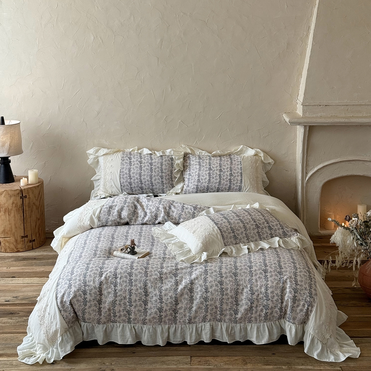 91家纺网 家纺一手货源 找家纺 佳汐蓝家纺 2025秋冬新品双层皱皱纱定制花边+打褶+荷叶边四件套--露丝 露丝-藏蓝色床单