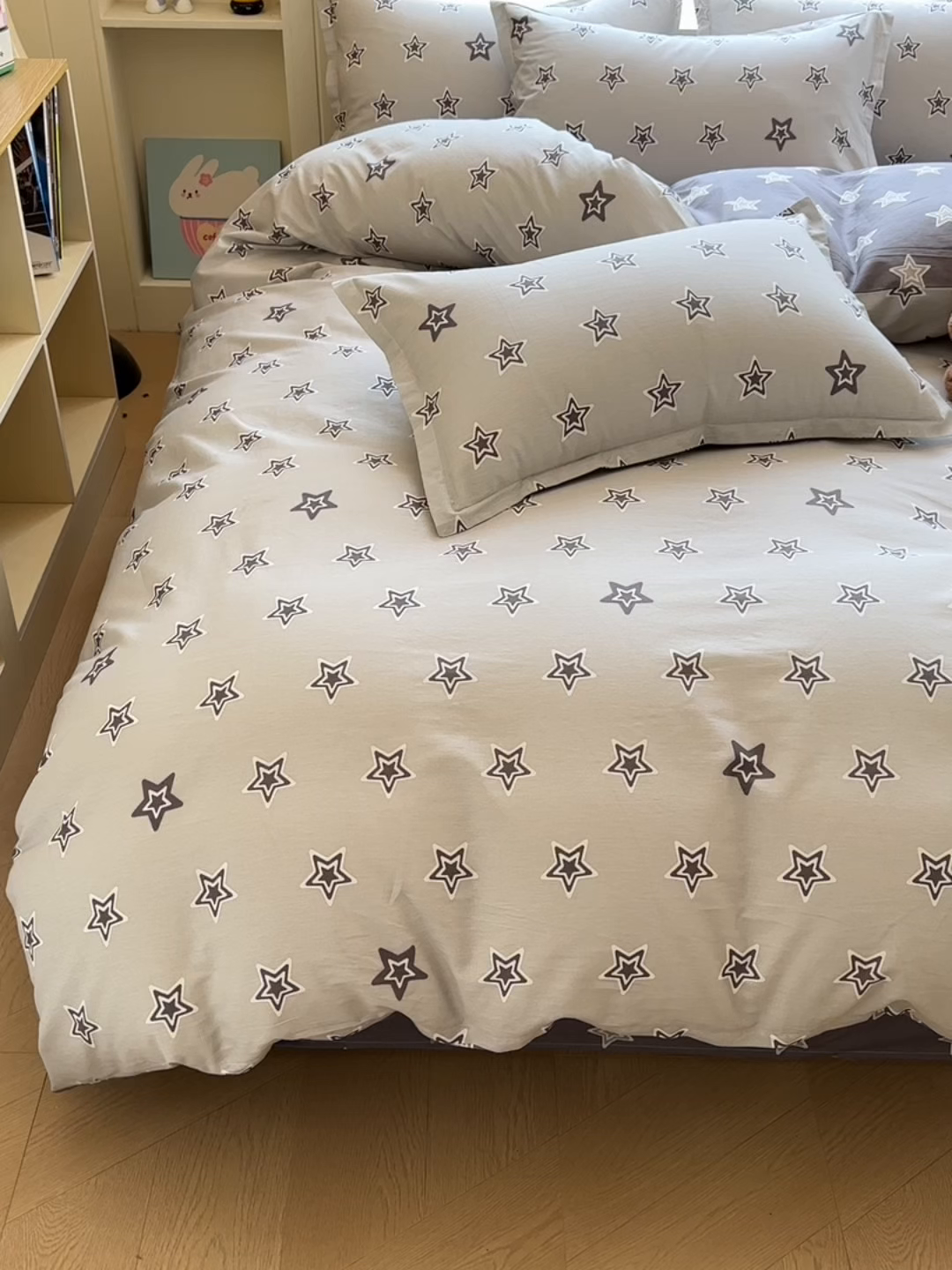 91家纺网 家纺一手货源 找家纺 鑫宇 2025新款全棉纯棉13372小清新印花四件套 金吉星