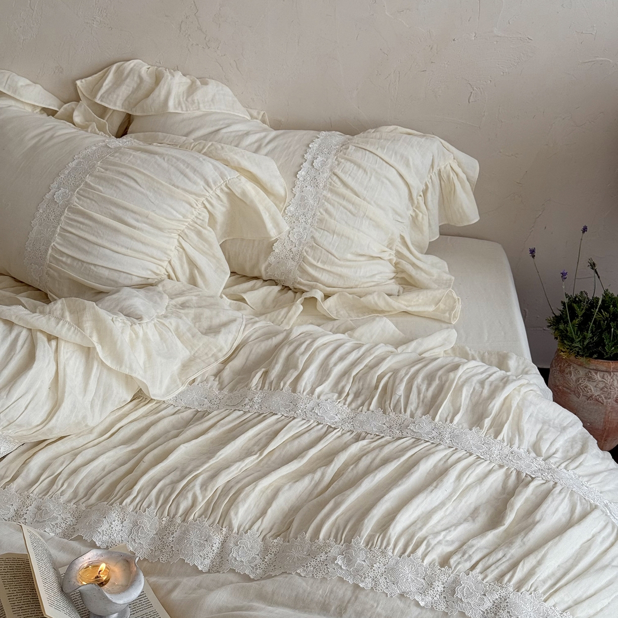 91家纺网 家纺一手货源 找家纺 （总）佳汐蓝家纺 2025秋冬新品双层皱皱纱定制花边+打褶+荷叶边四件套--奥黛丽