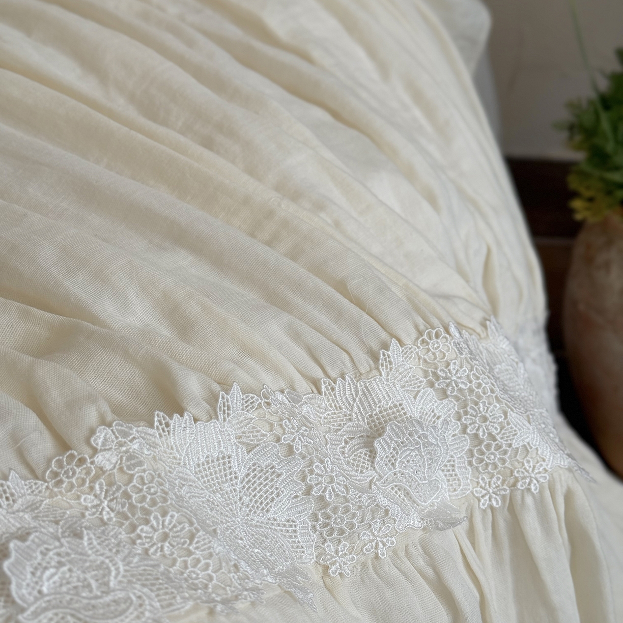 91家纺网 家纺一手货源 找家纺 （总）佳汐蓝家纺 2025秋冬新品双层皱皱纱定制花边+打褶+荷叶边四件套--奥黛丽