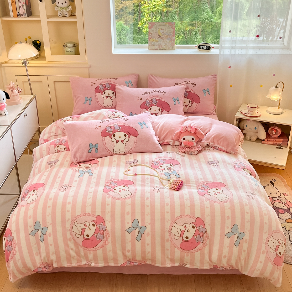 91家纺网 家纺一手货源 找家纺 （总）桃子家居 2025新品正版三丽鸥授权Kitty数码大版枕套混搭卡通加厚高克重牛奶绒系列四件套单品