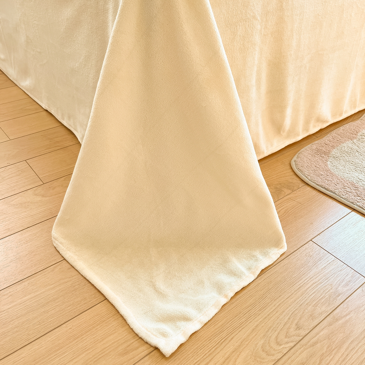 91家纺网 家纺一手货源 找家纺 桃子家居 2025新品正版三丽鸥授权Kitty数码大版枕套混搭卡通加厚高克重牛奶绒系列四件套单品 绒三丽鸥-混搭粉格黄KT