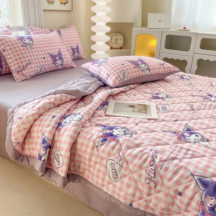 91家纺网 家纺一手货源 找家纺 一电 2025新款卡通可爱磨毛春夏新品夏凉被子家纺床品儿童幼儿园磨毛夏被 欢乐库洛米