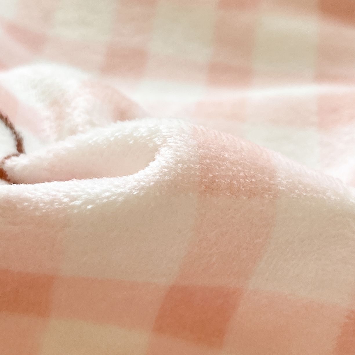 91家纺网 家纺一手货源 找家纺 桃子家居 2025新品正版三丽鸥授权Kitty数码大版枕套混搭卡通加厚高克重牛奶绒系列四件套单品 绒三丽鸥-混搭粉甜心KT