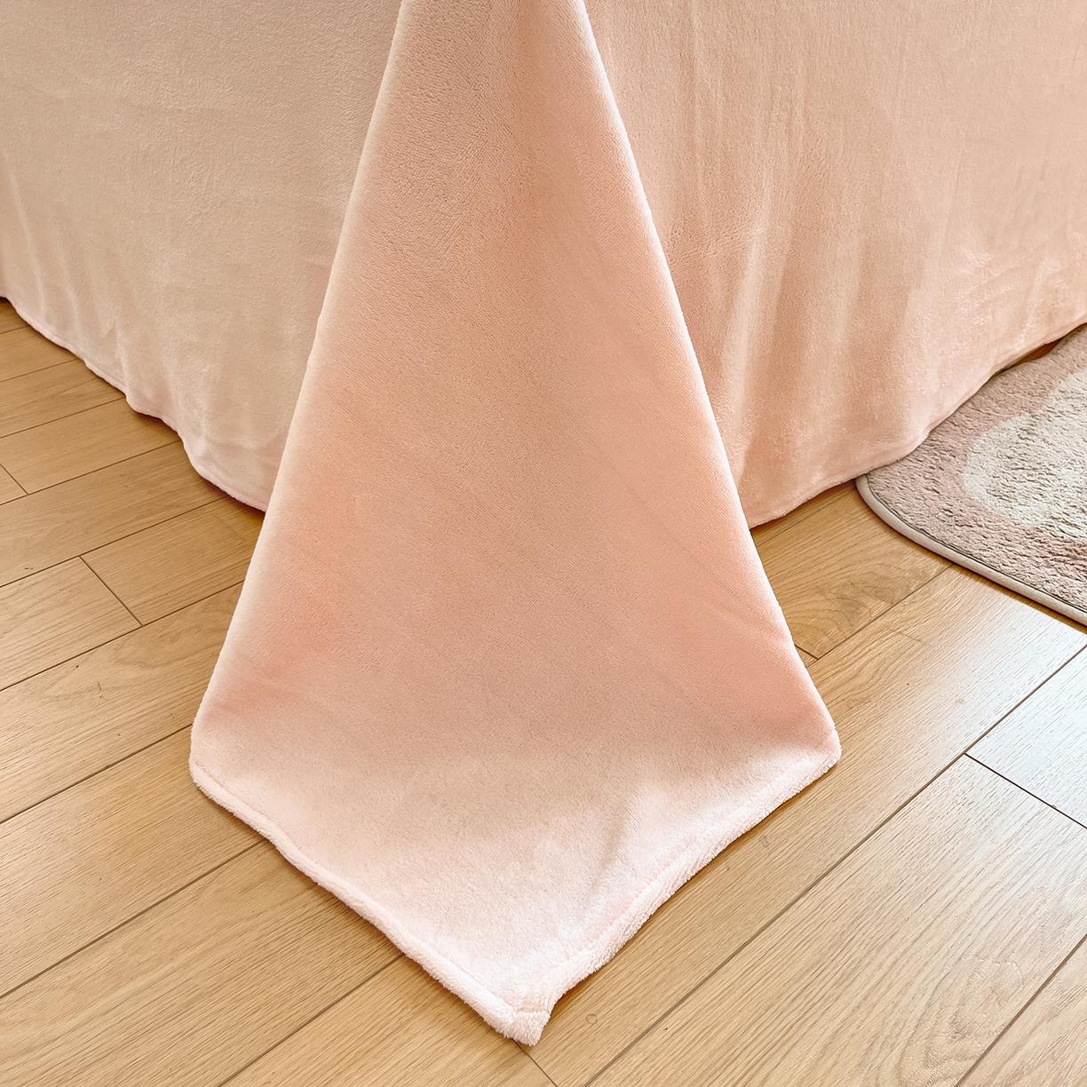 91家纺网 家纺一手货源 找家纺 桃子家居 2025新品正版三丽鸥授权Kitty数码大版枕套混搭卡通加厚高克重牛奶绒系列四件套单品 绒三丽鸥-混搭粉甜心KT