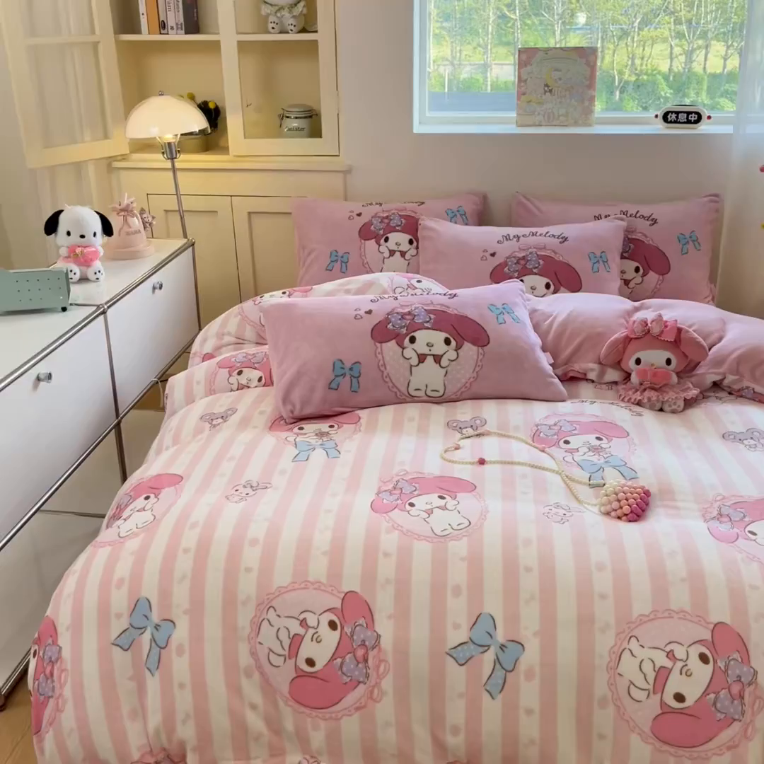91家纺网 家纺一手货源 找家纺 桃子家居 2025新品正版三丽鸥授权Kitty数码大版枕套混搭卡通加厚高克重牛奶绒系列四件套单品 绒三丽鸥-混搭蝴蝶结美乐蒂