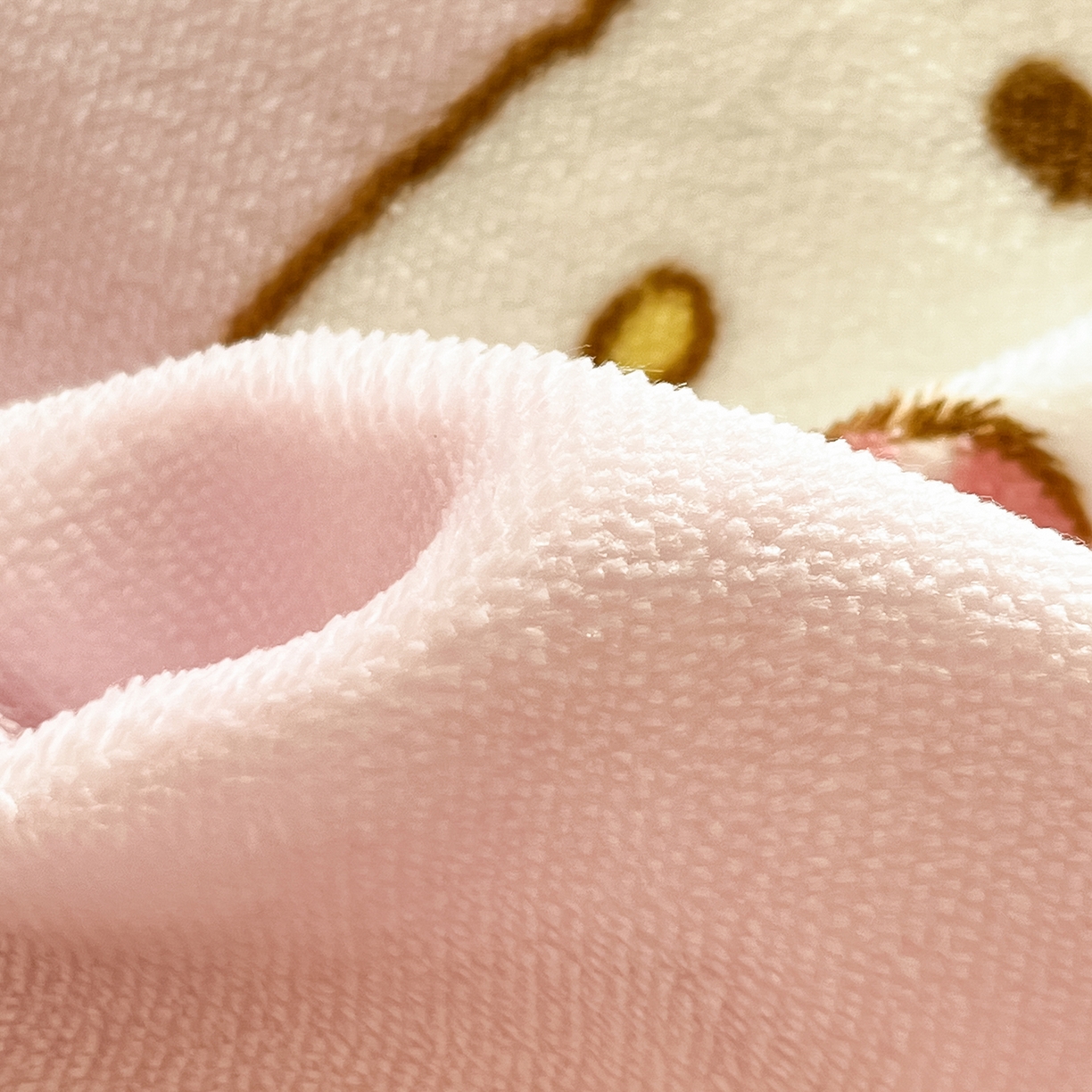 91家纺网 家纺一手货源 找家纺 桃子家居 2025新品正版三丽鸥授权Kitty数码大版枕套混搭卡通加厚高克重牛奶绒系列四件套单品 绒三丽鸥-混搭蝴蝶结KT