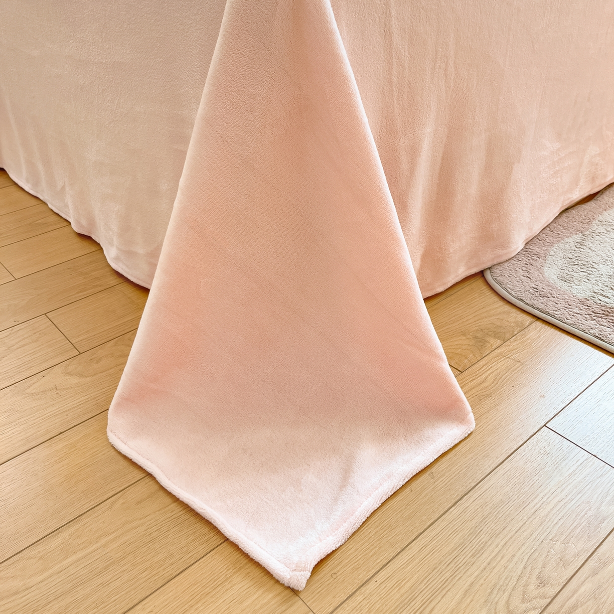 91家纺网 家纺一手货源 找家纺 桃子家居 2025新品正版三丽鸥授权Kitty数码大版枕套混搭卡通加厚高克重牛奶绒系列四件套单品 绒三丽鸥-混搭蓝甜心KT