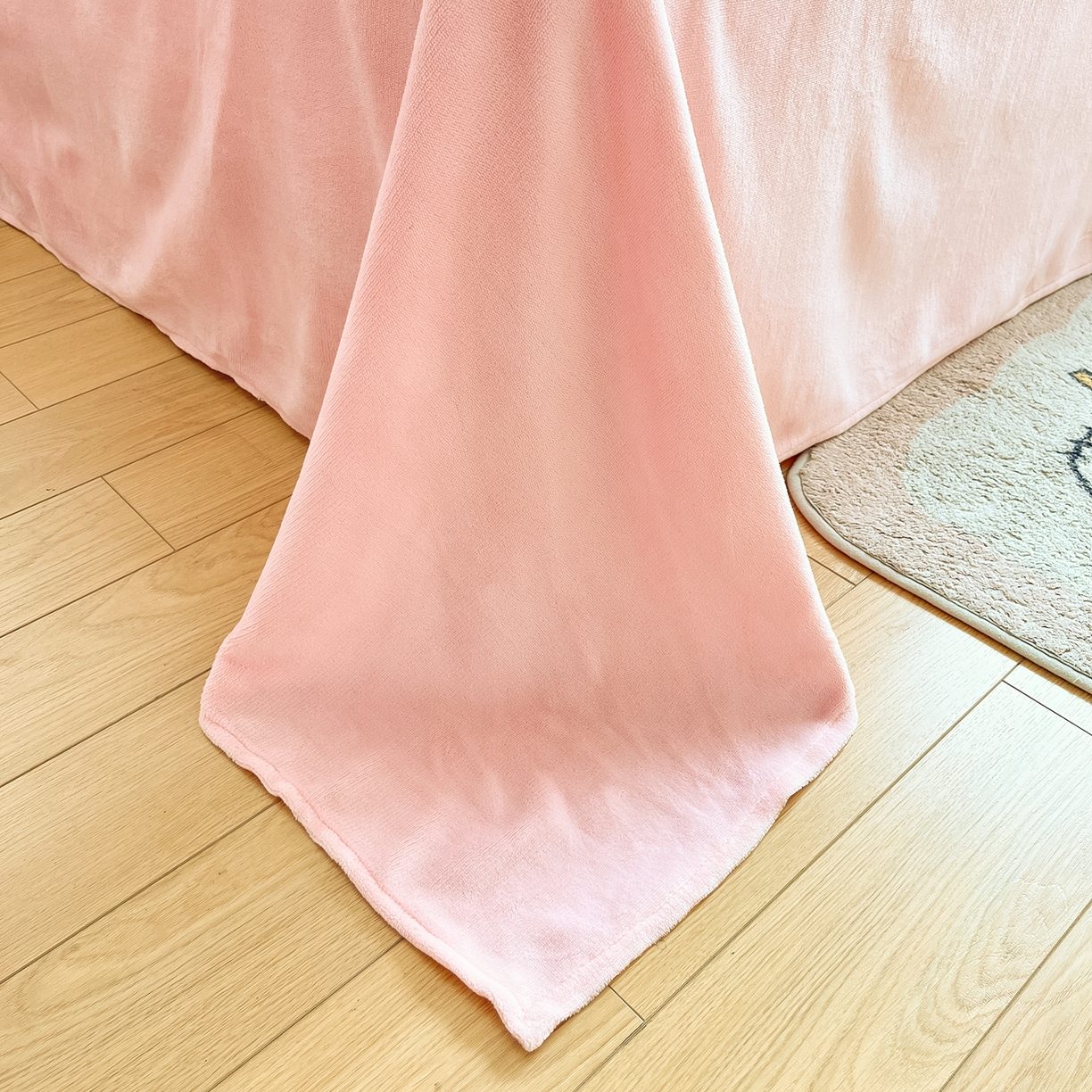 91家纺网 家纺一手货源 找家纺 桃子家居 2025新品正版三丽鸥授权Kitty数码大版枕套混搭卡通加厚高克重牛奶绒系列四件套单品 绒三丽鸥-混搭美美KT