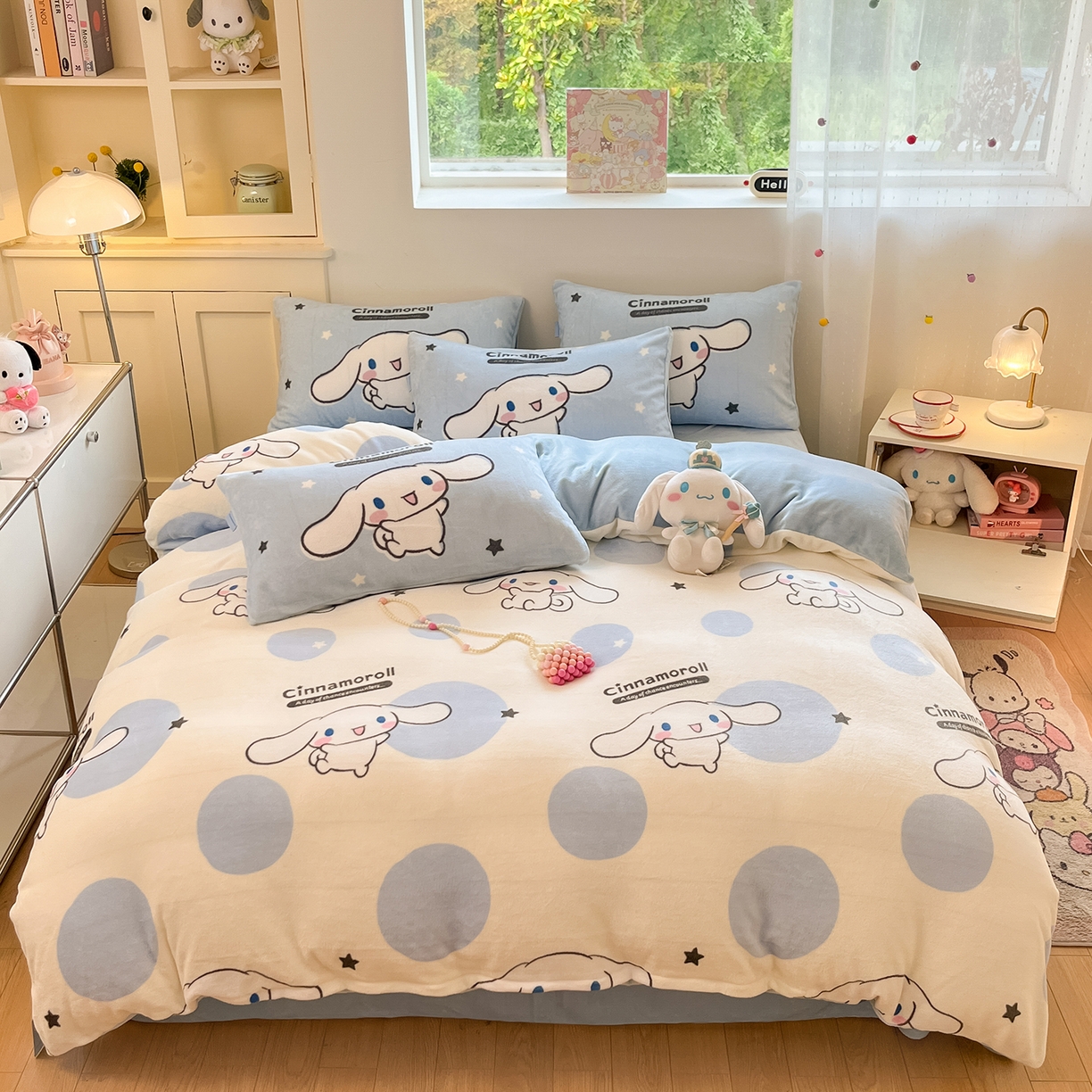 91家纺网 家纺一手货源 找家纺 桃子家居 2025新品正版三丽鸥授权Kitty数码大版枕套混搭卡通加厚高克重牛奶绒系列四件套单品 绒三丽鸥-混搭玉桂狗