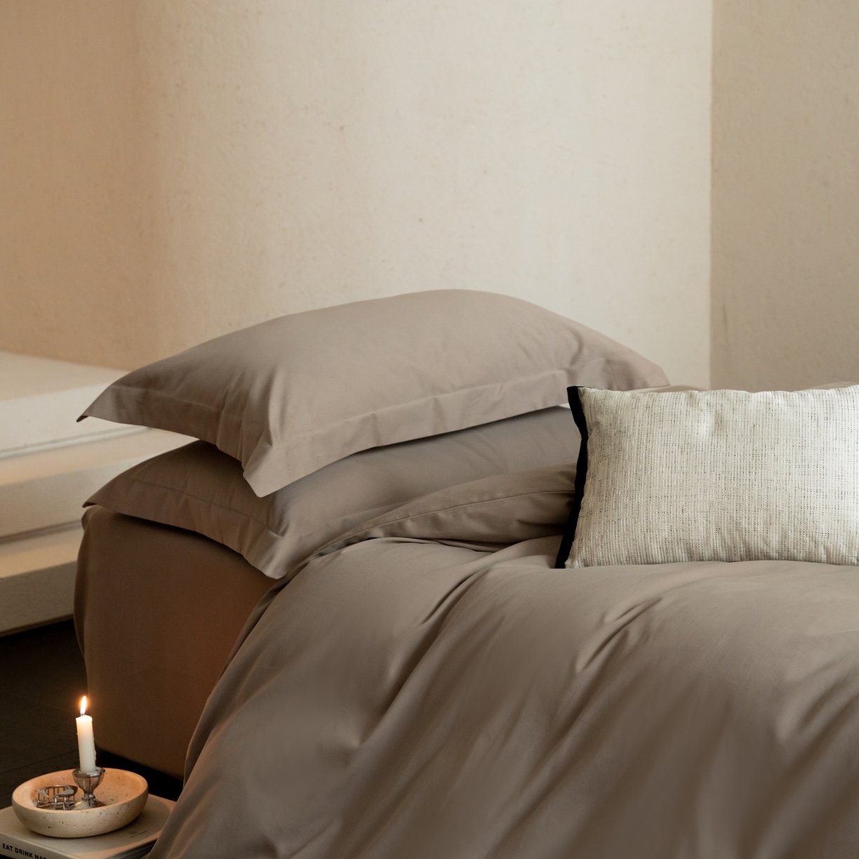 91家纺网 家纺一手货源 找家纺 ONE TWO ONE 121 2025宽边枕陶瓷一字绣磨毛四件套（会员：-10元） 山茶色