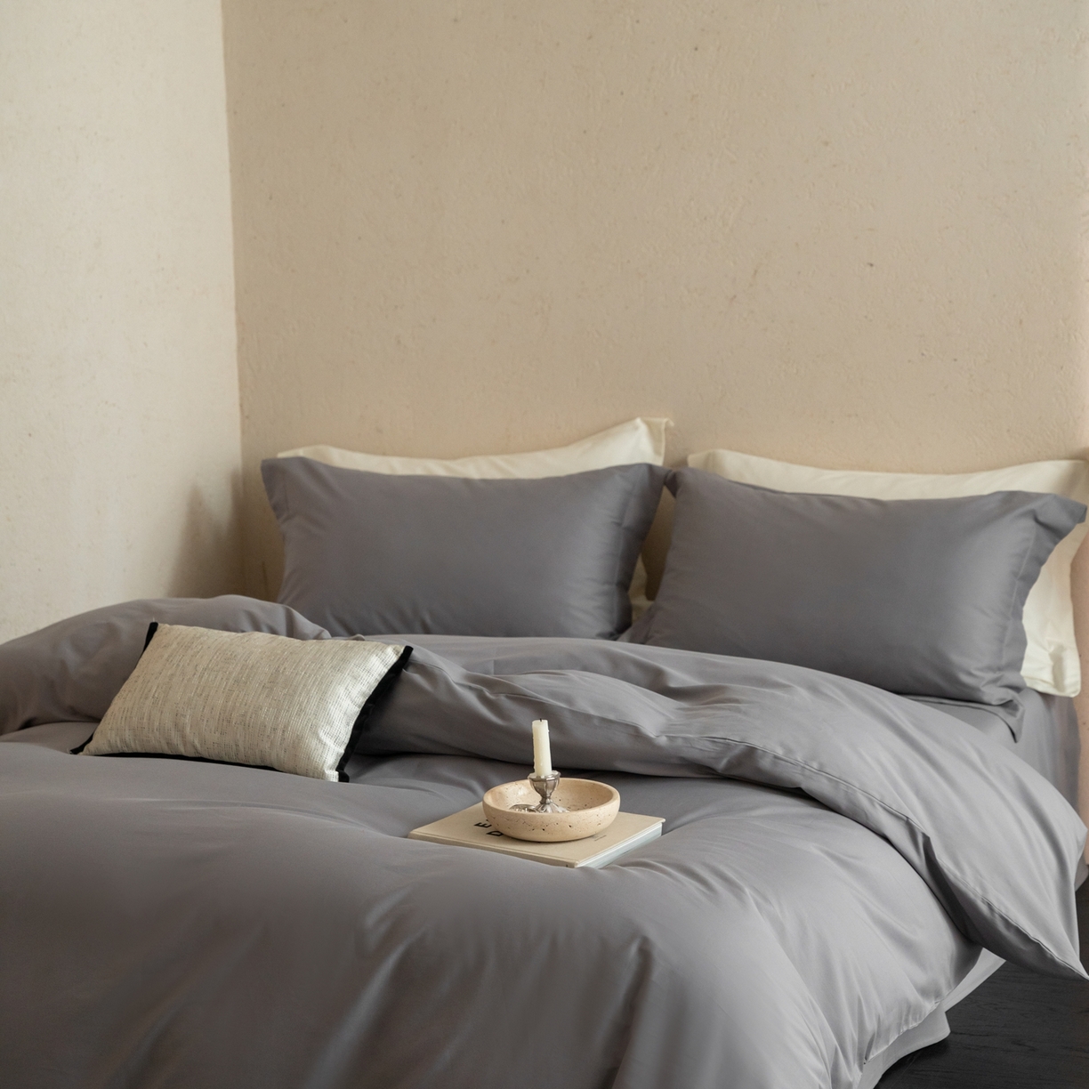 91家纺网 家纺一手货源 找家纺 （总）ONE TWO ONE 121 2025宽边枕陶瓷一字绣磨毛四件套（会员：-10元）