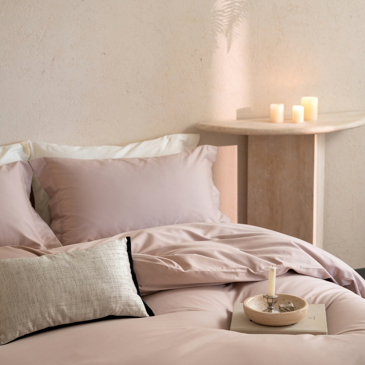 91家纺网 家纺一手货源 找家纺 ONE TWO ONE 121 2025宽边枕陶瓷一字绣磨毛四件套（会员：-10元） 淡妃粉