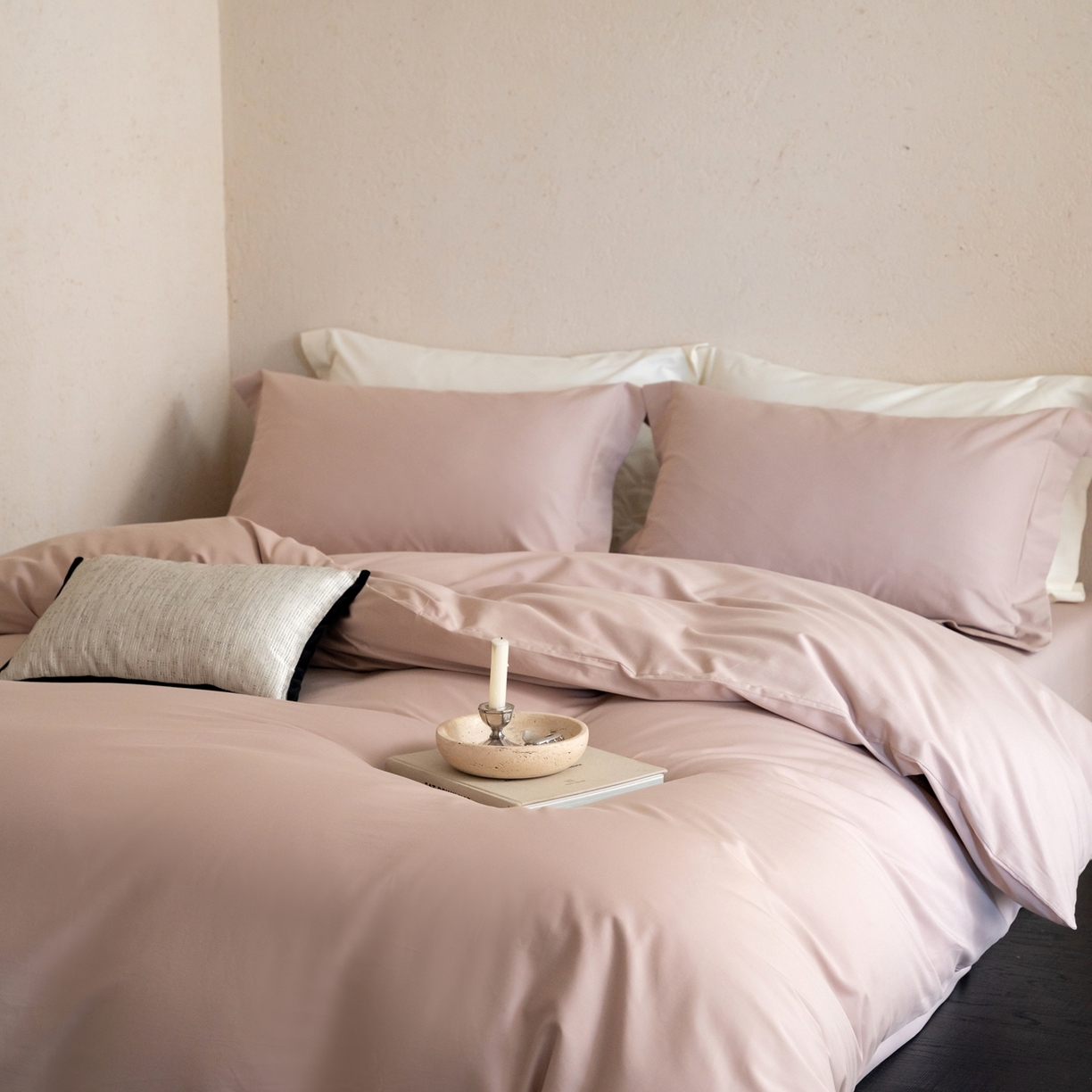 91家纺网 家纺一手货源 找家纺 ONE TWO ONE 121 2025宽边枕陶瓷一字绣磨毛四件套（会员：-10元） 淡妃粉