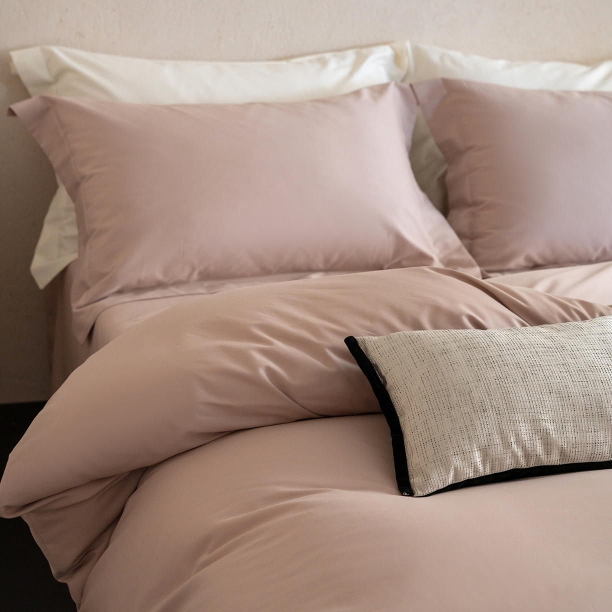 91家纺网 家纺一手货源 找家纺 ONE TWO ONE 121 2025宽边枕陶瓷一字绣磨毛四件套（会员：-10元） 淡妃粉