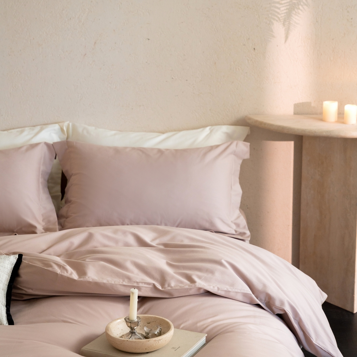 91家纺网 家纺一手货源 找家纺 ONE TWO ONE 121 2025宽边枕陶瓷一字绣磨毛四件套（会员：-10元） 淡妃粉