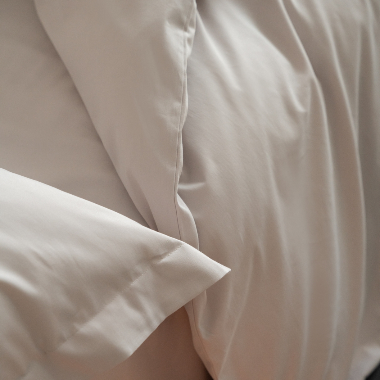 91家纺网 家纺一手货源 找家纺 ONE TWO ONE 121 2025宽边枕陶瓷一字绣磨毛四件套（会员：-10元） 极地灰