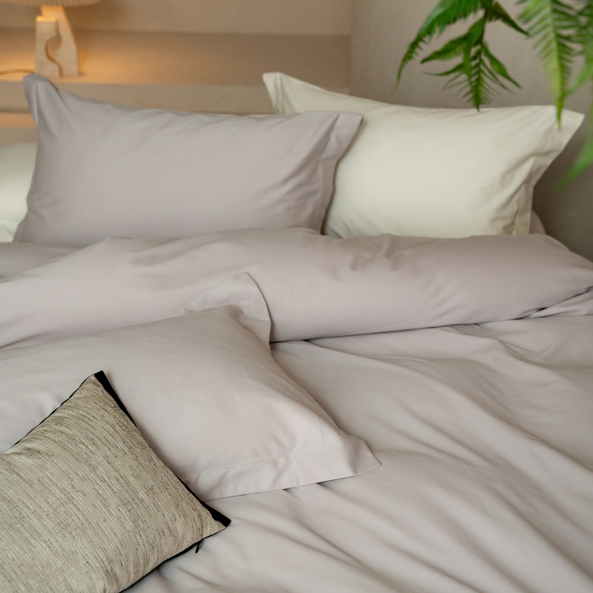 91家纺网 家纺一手货源 找家纺 ONE TWO ONE 121 2025宽边枕陶瓷一字绣磨毛四件套（会员：-10元） 极地灰