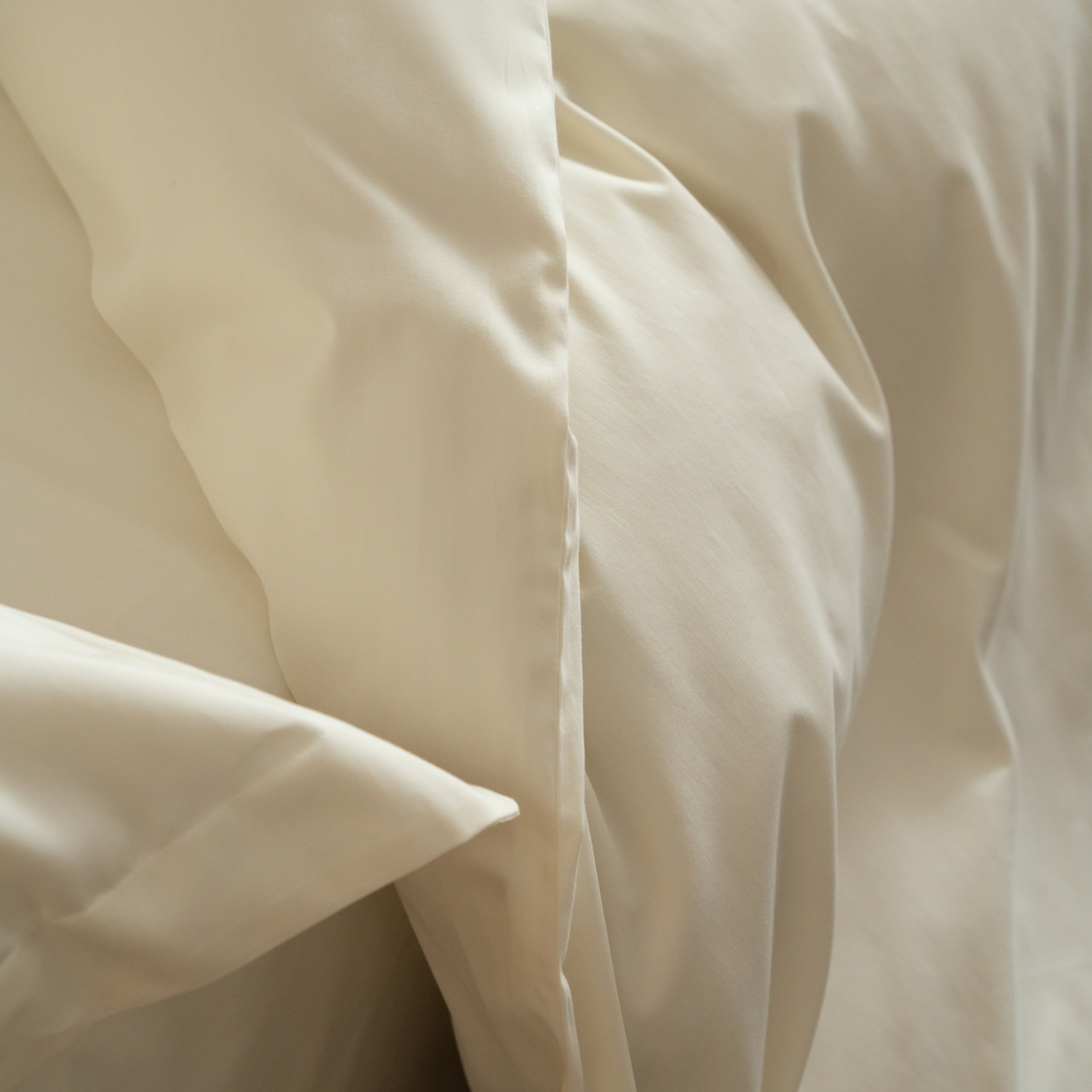 91家纺网 家纺一手货源 找家纺 ONE TWO ONE 121 2025宽边枕陶瓷一字绣磨毛四件套（会员：-10元） 凌波白