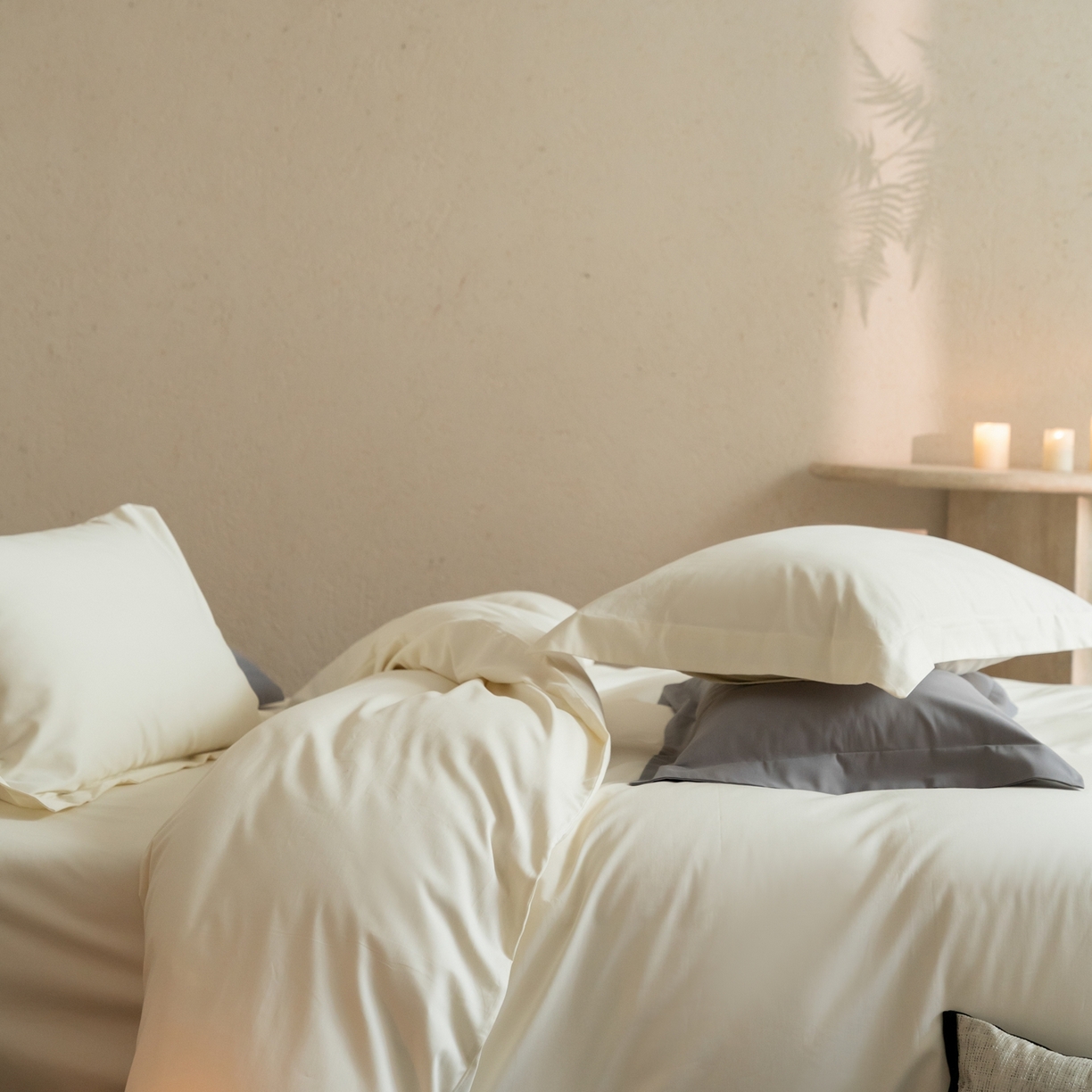 91家纺网 家纺一手货源 找家纺 ONE TWO ONE 121 2025宽边枕陶瓷一字绣磨毛四件套（会员：-10元） 凌波白