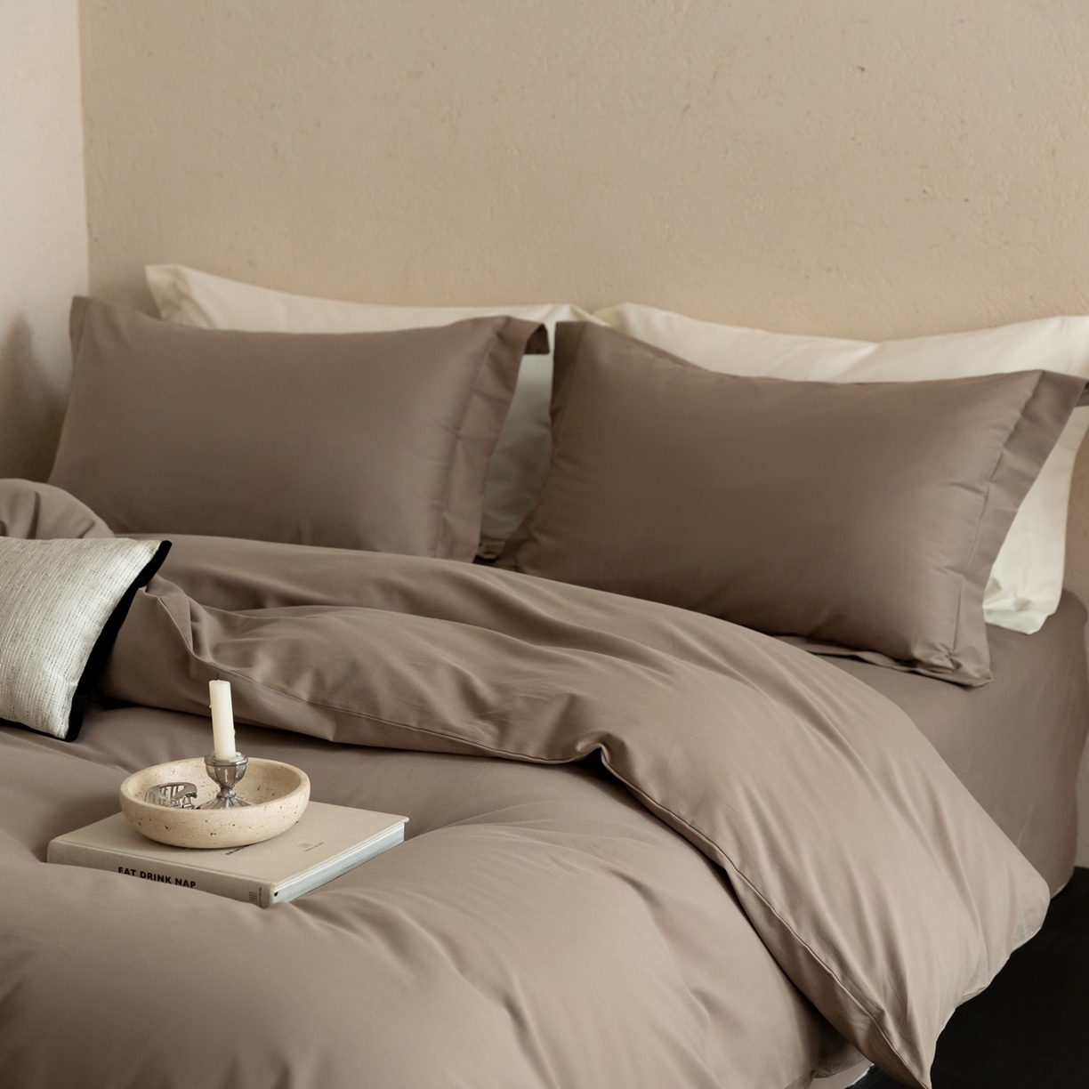 91家纺网 家纺一手货源 找家纺 ONE TWO ONE 121 2025宽边枕陶瓷一字绣磨毛四件套（会员：-10元） 山茶色