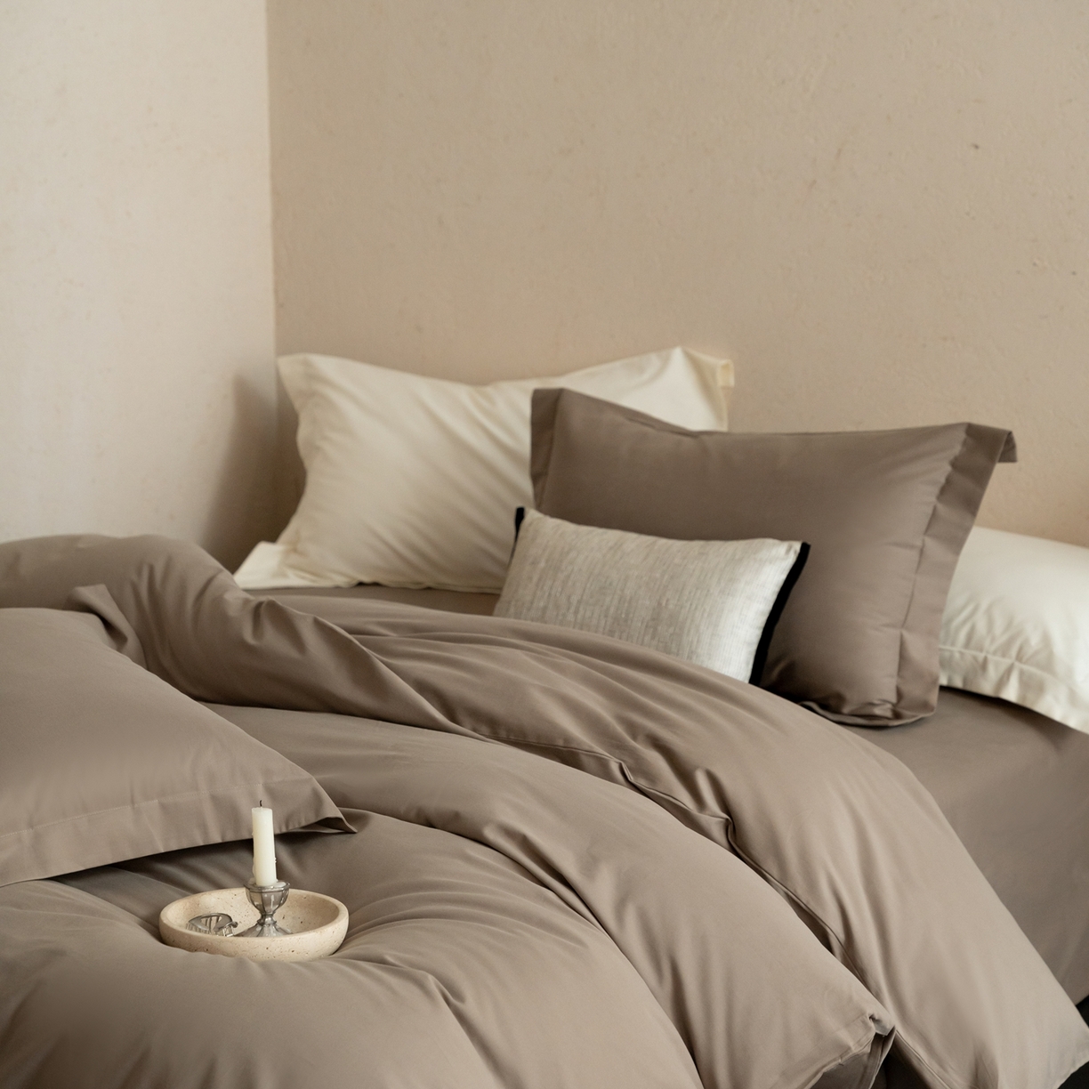 91家纺网 家纺一手货源 找家纺 ONE TWO ONE 121 2025宽边枕陶瓷一字绣磨毛四件套（会员：-10元） 山茶色