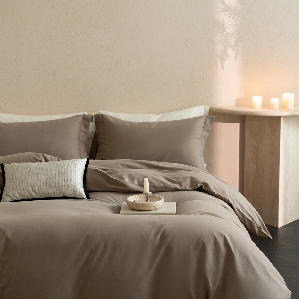 91家纺网 家纺一手货源 找家纺 ONE TWO ONE 121 2025宽边枕陶瓷一字绣磨毛四件套（会员：-10元） 山茶色