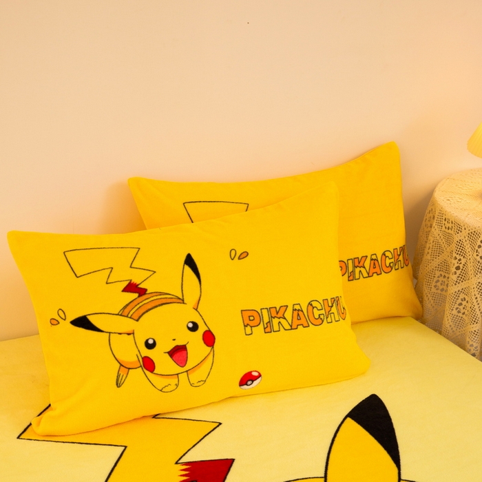 91家纺网 家纺一手货源 找家纺 一电 外贸2025新款卡通珊瑚绒床笠单件床罩冬季加厚牛奶绒床垫保护罩全包床单套 奔跑皮卡丘