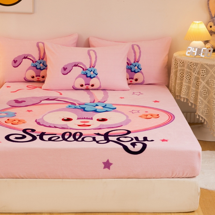 91家纺网 家纺一手货源 找家纺 一电 外贸2025新款卡通珊瑚绒床笠单件床罩冬季加厚牛奶绒床垫保护罩全包床单套 可爱星黛露