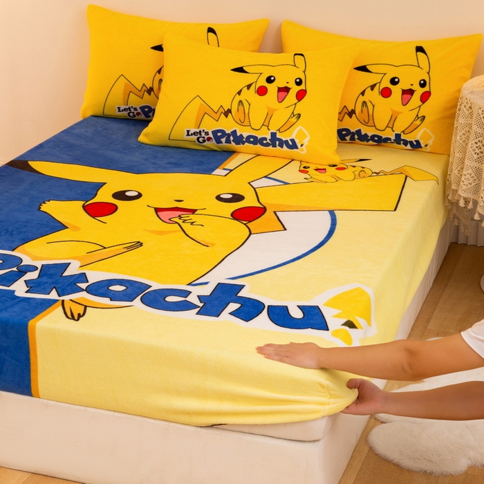 91家纺网 家纺一手货源 找家纺 一电 外贸2025新款卡通珊瑚绒床笠单件床罩冬季加厚牛奶绒床垫保护罩全包床单套 淘气皮卡丘