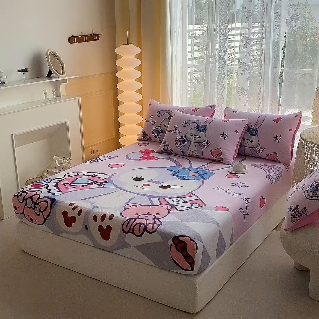 91家纺网 家纺一手货源 找家纺 一电 外贸2025新款卡通珊瑚绒床笠单件床罩冬季加厚牛奶绒床垫保护罩全包床单套 冰冰星黛露