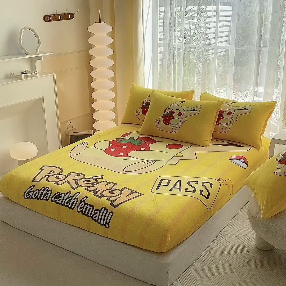 91家纺网 家纺一手货源 找家纺 一电 外贸2025新款卡通珊瑚绒床笠单件床罩冬季加厚牛奶绒床垫保护罩全包床单套 草莓皮卡丘