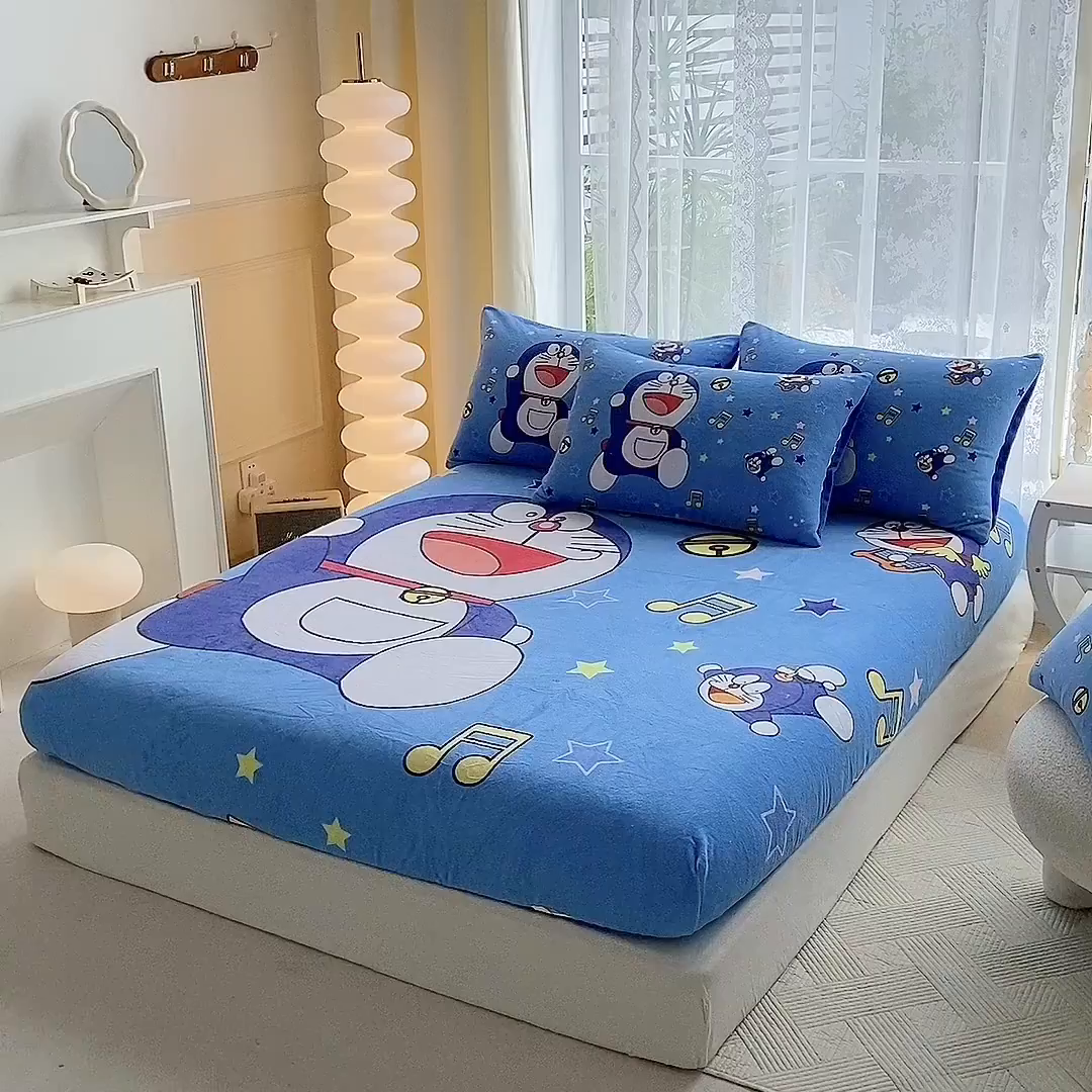 91家纺网 家纺一手货源 找家纺 一电 外贸2025新款卡通珊瑚绒床笠单件床罩冬季加厚牛奶绒床垫保护罩全包床单套 音符叮当