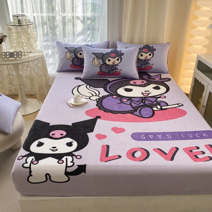 91家纺网 家纺一手货源 找家纺 一电 外贸2025新款卡通珊瑚绒床笠单件床罩冬季加厚牛奶绒床垫保护罩全包床单套 可爱库洛米