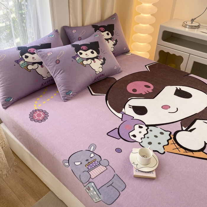 91家纺网 家纺一手货源 找家纺 一电 外贸2025新款卡通珊瑚绒床笠单件床罩冬季加厚牛奶绒床垫保护罩全包床单套 甜筒库洛米