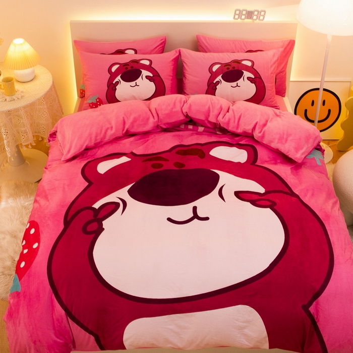 91家纺网 家纺一手货源 找家纺 一电 2025外贸跨境电商儿童卡通床上四件套亲肤牛奶绒学生三件床单被套加大珊瑚宝宝卡通 草莓大雄