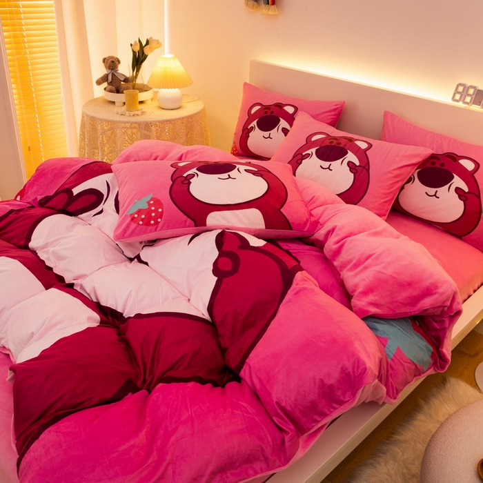 91家纺网 家纺一手货源 找家纺 一电 2025外贸跨境电商儿童卡通床上四件套亲肤牛奶绒学生三件床单被套加大珊瑚宝宝卡通单被套 草莓大雄