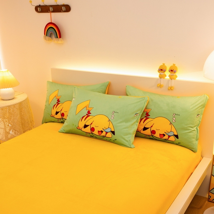 91家纺网 家纺一手货源 找家纺 一电 2025外贸跨境电商儿童卡通床上四件套亲肤牛奶绒学生三件床单被套加大珊瑚宝宝卡通单被套 呼呼皮卡丘