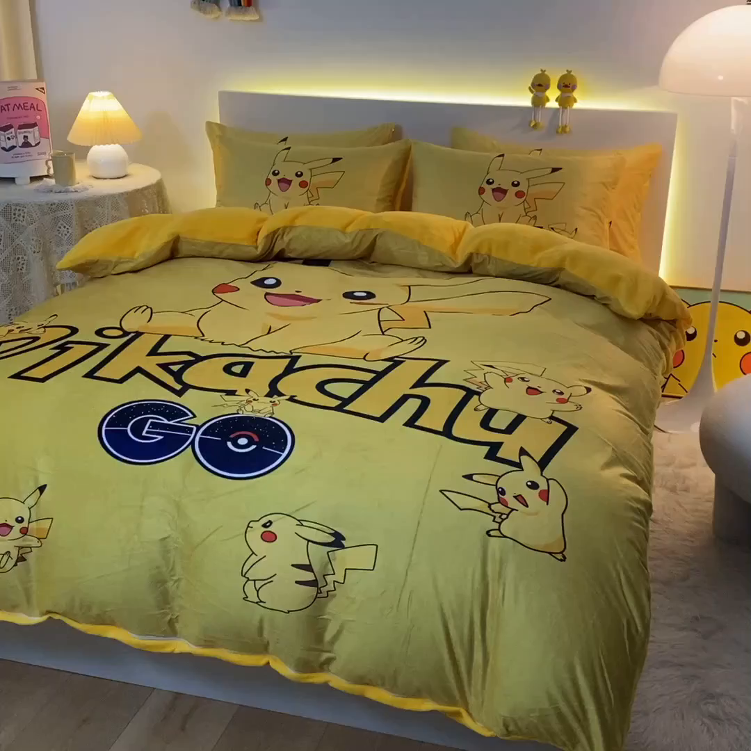 91家纺网 家纺一手货源 找家纺 一电 2025外贸跨境电商儿童卡通床上四件套亲肤牛奶绒学生三件床单被套加大珊瑚宝宝卡通单被套 皮卡丘家族