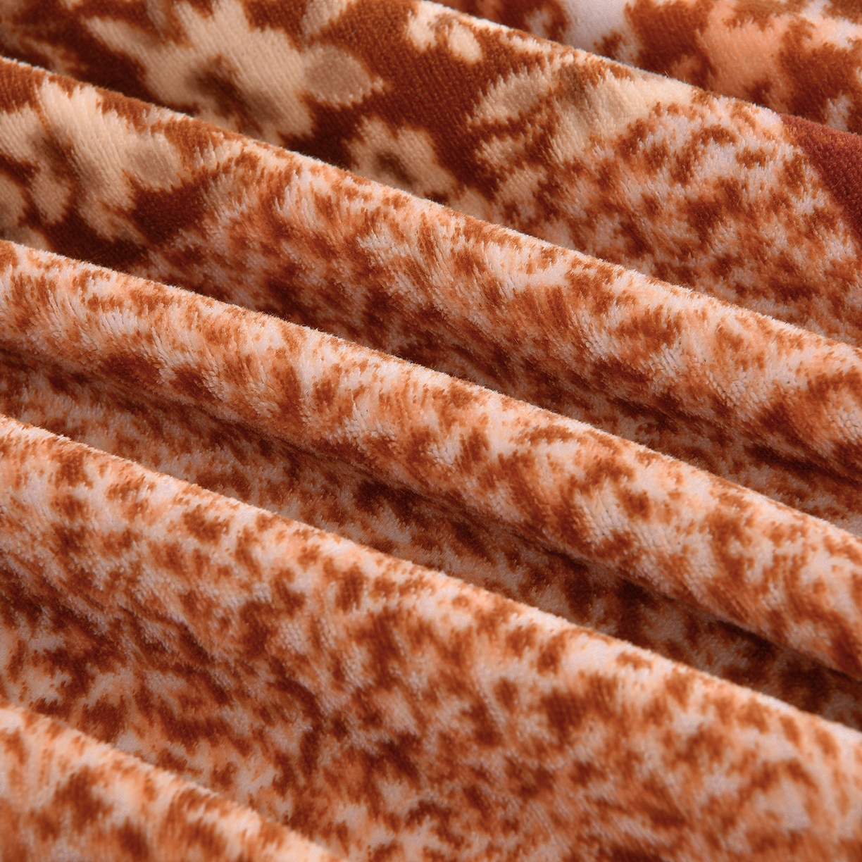 91家纺网 家纺一手货源 找家纺 赛丽雅 2025新款牛奶绒床裙四件套8-9斤法莱绒直播爆款日产2万套 布拉格