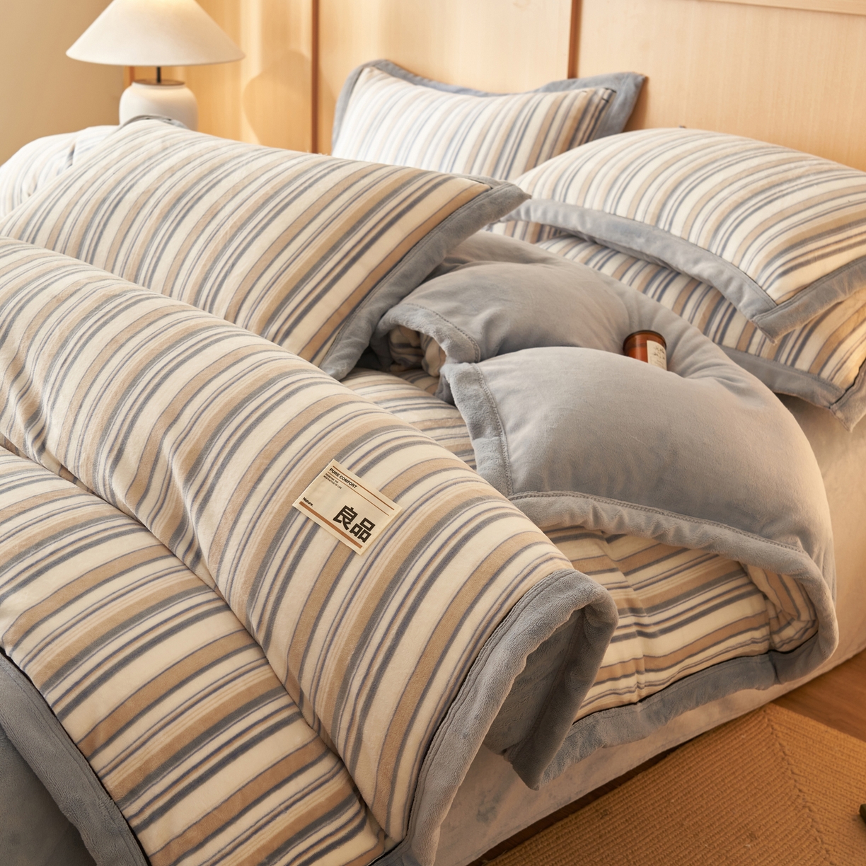 91家纺网 家纺一手货源 找家纺 （总）寐绸家纺 2025秋冬新款牛奶绒无印风四件套