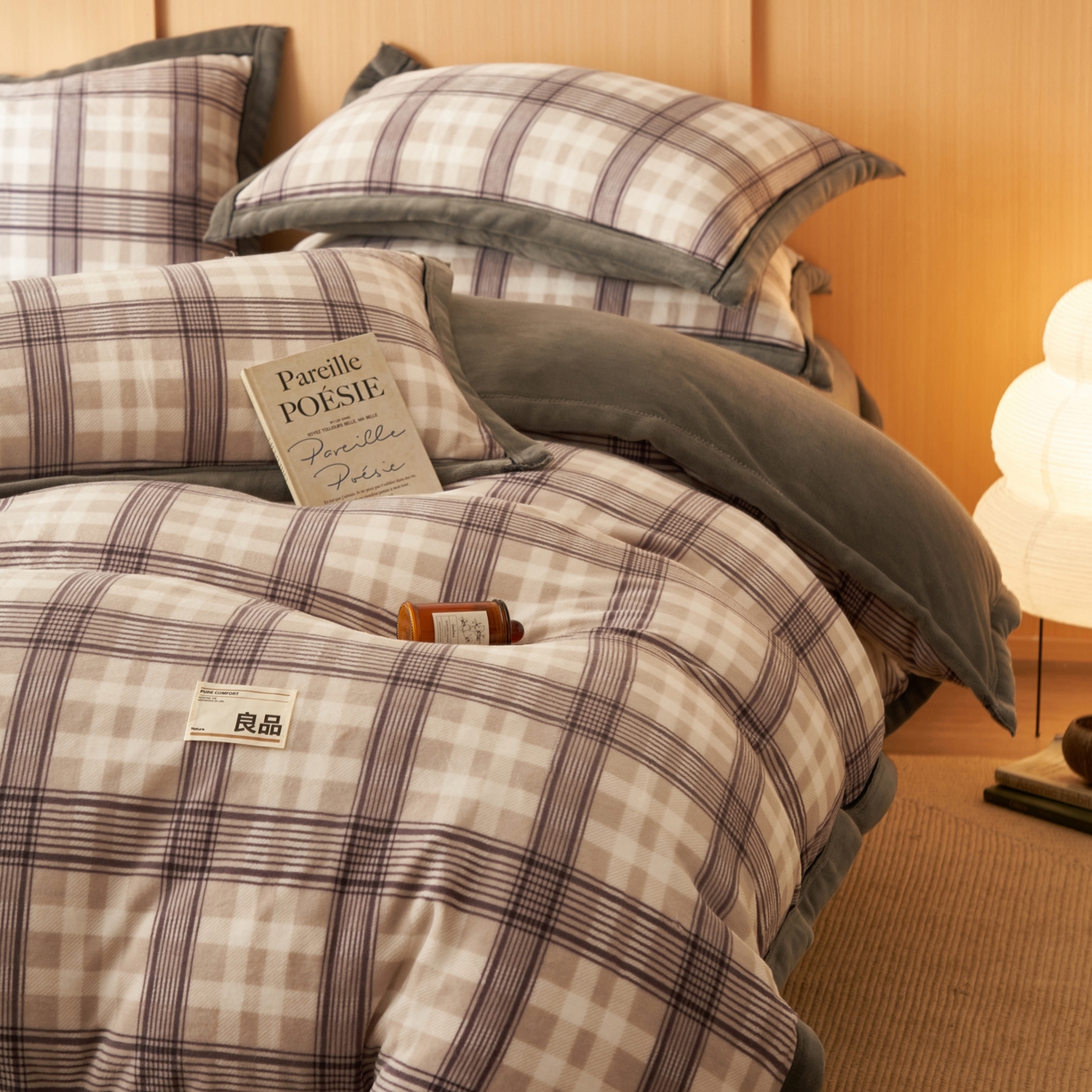 91家纺网 家纺一手货源 找家纺 寐绸家纺 2025秋冬新款牛奶绒无印风四件套 无印风四件套-洛卡灰格