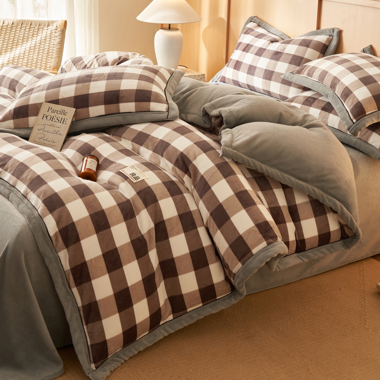 91家纺网 家纺一手货源 找家纺 寐绸家纺 2025秋冬新款牛奶绒无印风四件套 无印风四件套-大灰格