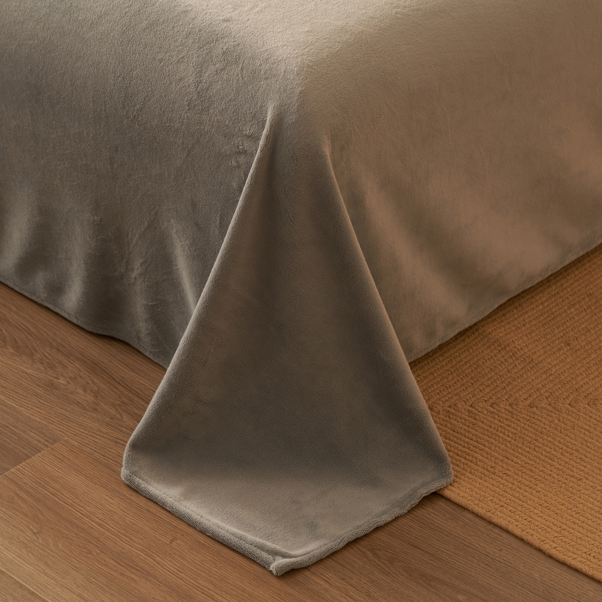 91家纺网 家纺一手货源 找家纺 寐绸家纺 2025秋冬新款牛奶绒无印风四件套 无印风四件套-大灰格