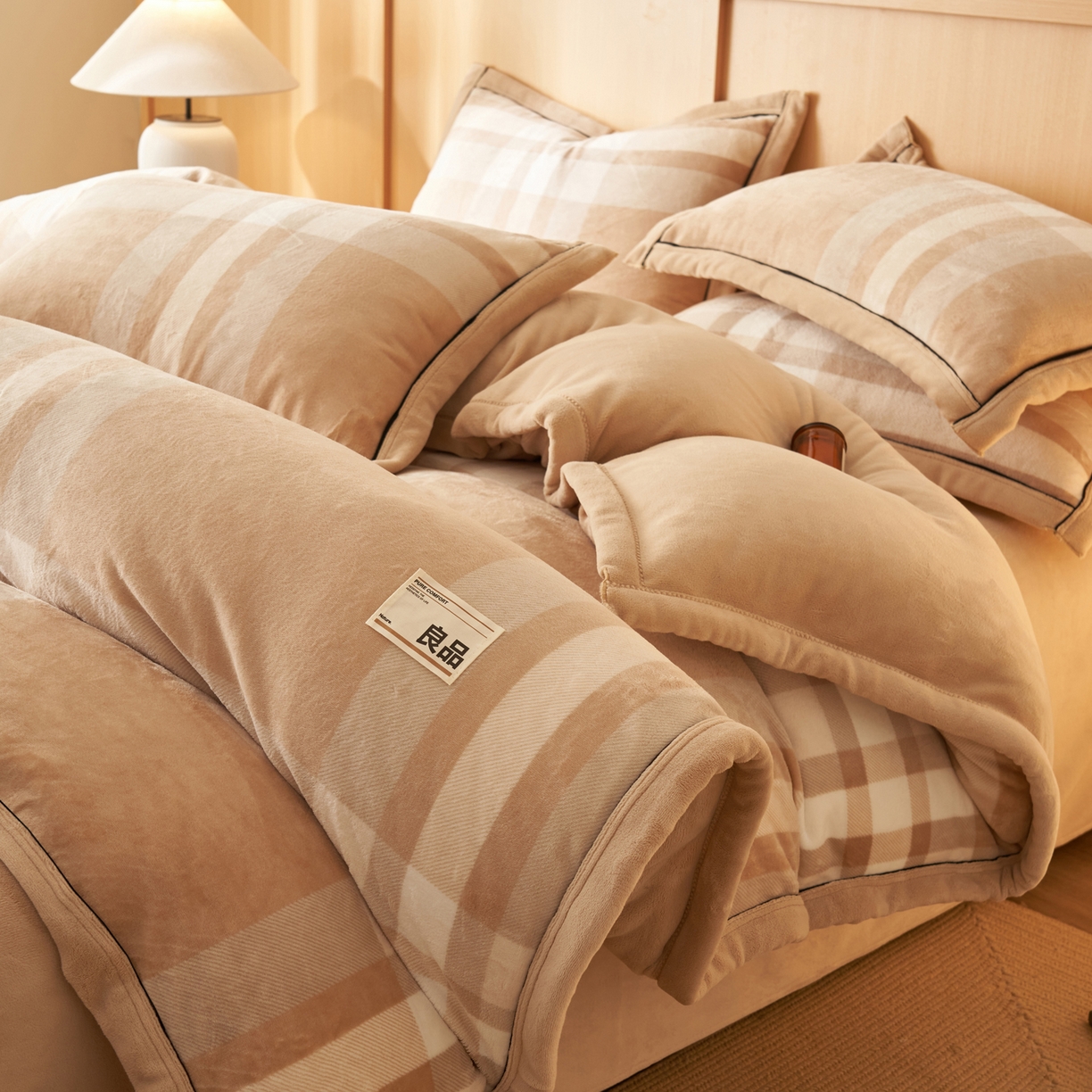 寐绸家纺 2025秋冬新款牛奶绒无印风四件套 无印风四件套-大咖格