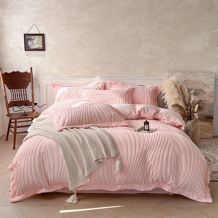 91家纺网 家纺一手货源 找家纺 （总）优色良品家纺 2025新款三丽鸥正版授权花边款卡通加棉床盖三件套