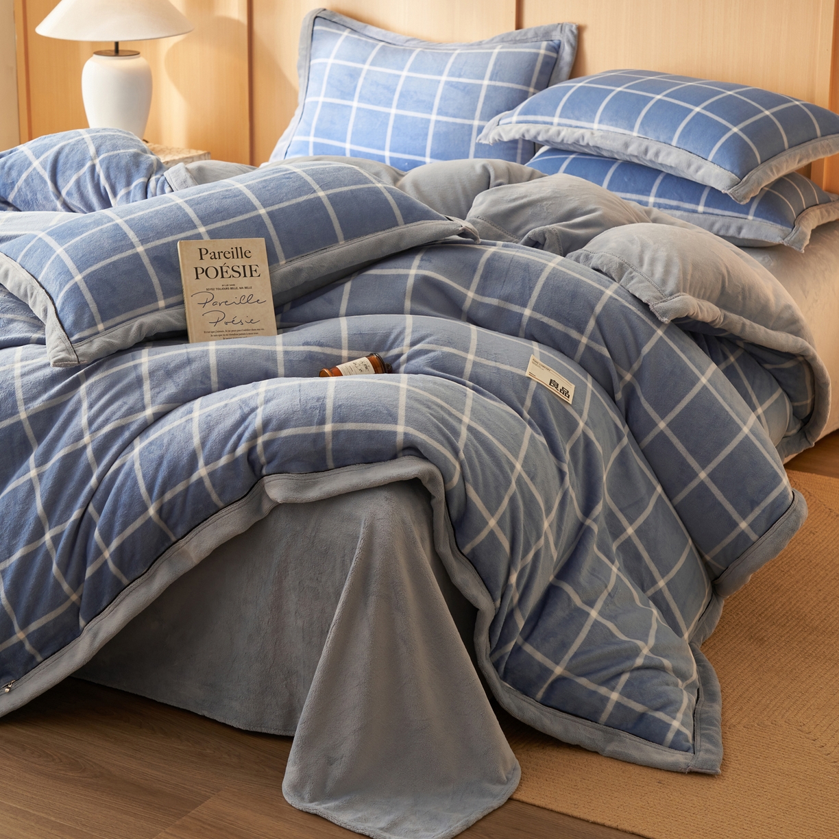 91家纺网 家纺一手货源 找家纺 寐绸家纺 2025秋冬新款牛奶绒无印风四件套 无印风四件套-蓝调格