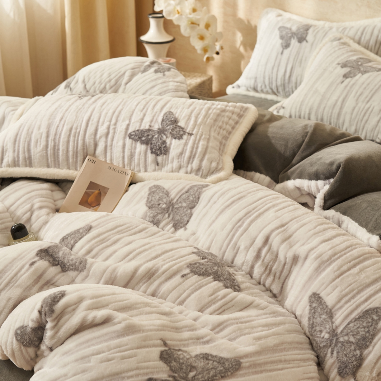 91家纺网 家纺一手货源 找家纺 （总）寐绸家纺 2025秋冬新款350g兔毛雕花牛奶绒四件套