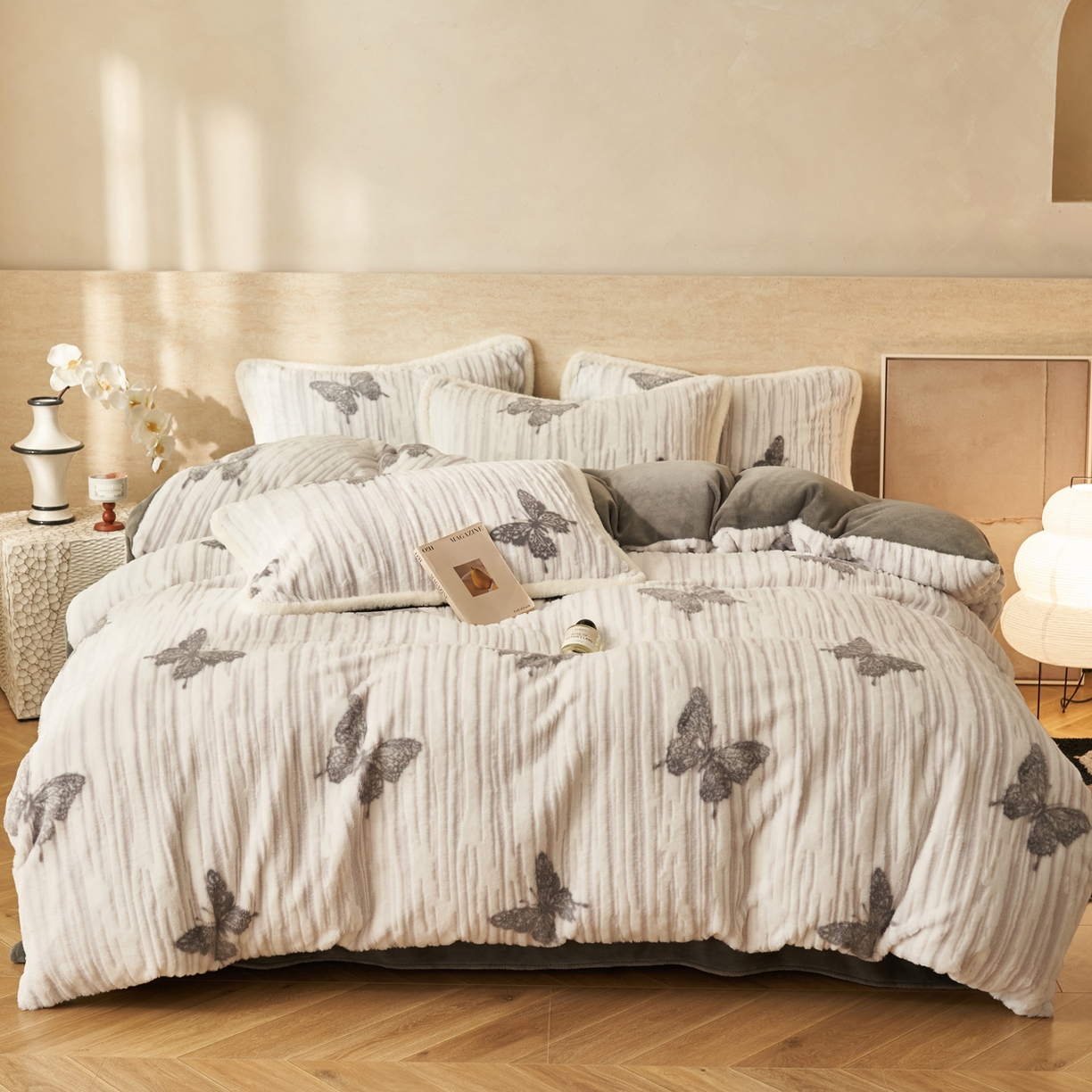 91家纺网 家纺一手货源 找家纺 （总）寐绸家纺 2025秋冬新款350g兔毛雕花牛奶绒四件套